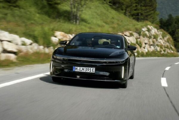 Электромобиль Lucid Air установил рекорд дальности пробега