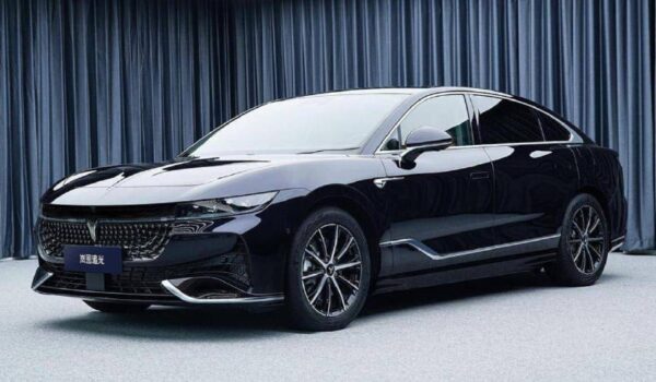 Завод «Моторинвест» прекращает производство бензиновых автомобилей и переходит на электромобили и гибриды