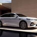 В Китае стартовали продажи нового гибридного SUV Geely Galaxy A7