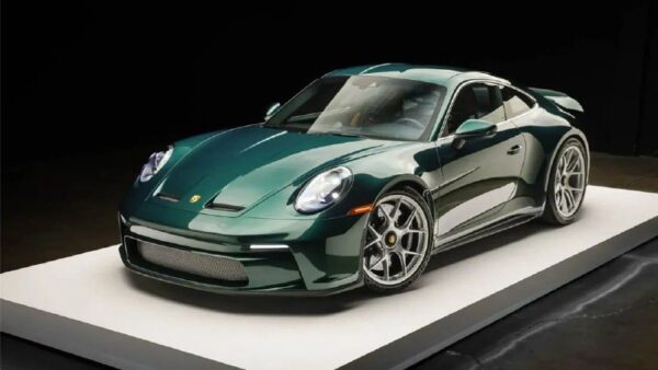 Редкий Porsche 911 S/T не был продан даже за тройную цену на аукционе