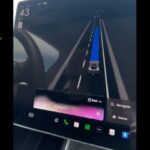 Tesla внедряет в автомобили интеграцию чат-бота Grok и новые функциональные обновления