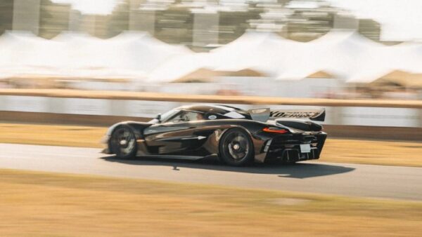 Koenigsegg Sadair’s Spear установил рекорд на трассе Гудвуда