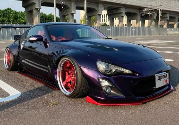 Необычный Nissan Fairlady Z с тюнингом, вдохновленным Toyota GT 86, выставлен на японский аукцион