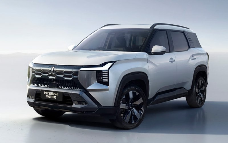 На рынке представлен новый семиместный кроссовер Mitsubishi Destinator