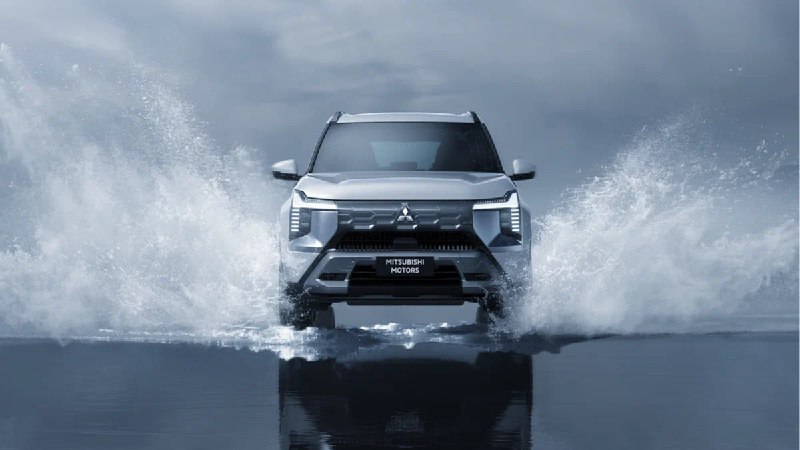 Mitsubishi Представил Новый Семиместный Кроссовер Destinator