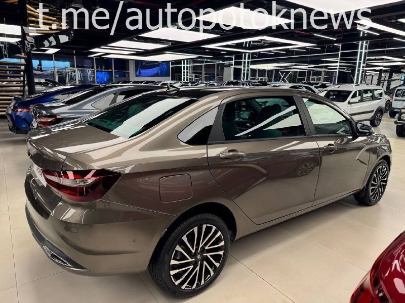 Первая продажа LADA Aura в ОАЭ: роскошный седан дороже популярной Toyota Camry