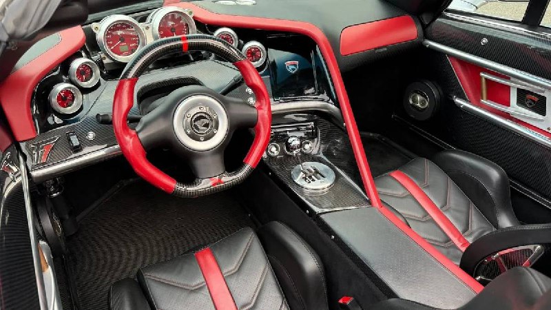 Уникальный гиперкар Falcon F7 выставлен на аукцион: редкая модель в продаже Уникальный гиперкар Falcon F7 выставлен на аукцион: редкая модель в продаже