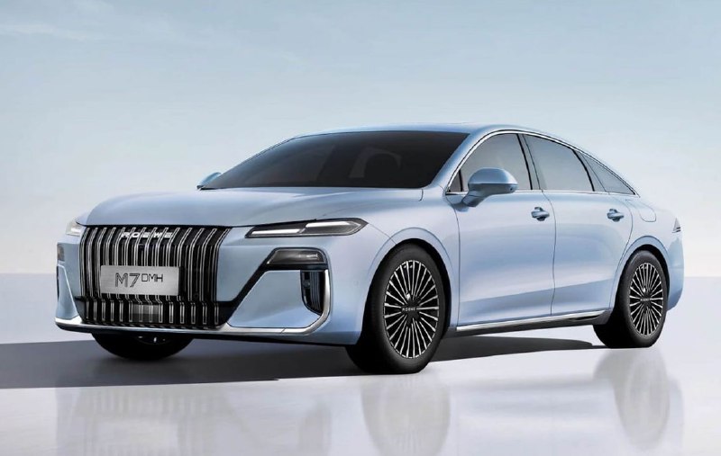 Роскошный салон нового флагманского седана Roewe M7 DMH Роскошный салон нового флагманского седана Roewe M7 DMH