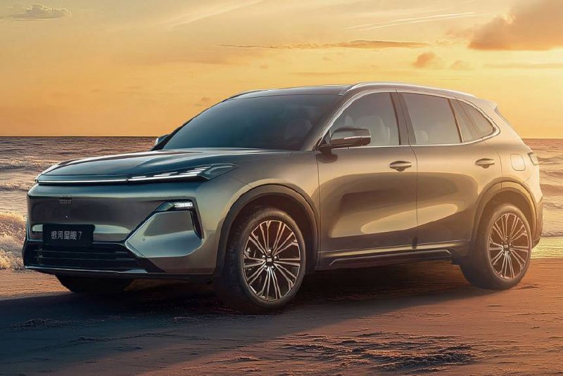 Гибридный кроссовер Geely Galaxy Starship 7 EM-i выйдет на российский рынок с запасом хода до 1000 км Гибридный кроссовер Geely Galaxy Starship 7 EM-i выйдет на российский рынок с запасом хода до 1000 км