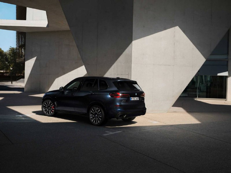 BMW представила ограниченную серию X5 Shadow Edition BMW представила ограниченную серию X5 Shadow Edition