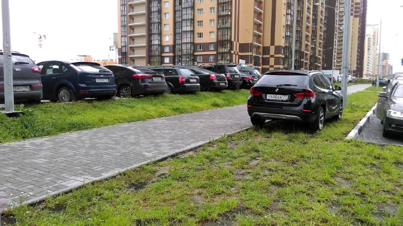 Особенности парковки во дворах многоквартирных домов Особенности парковки во дворах многоквартирных домов