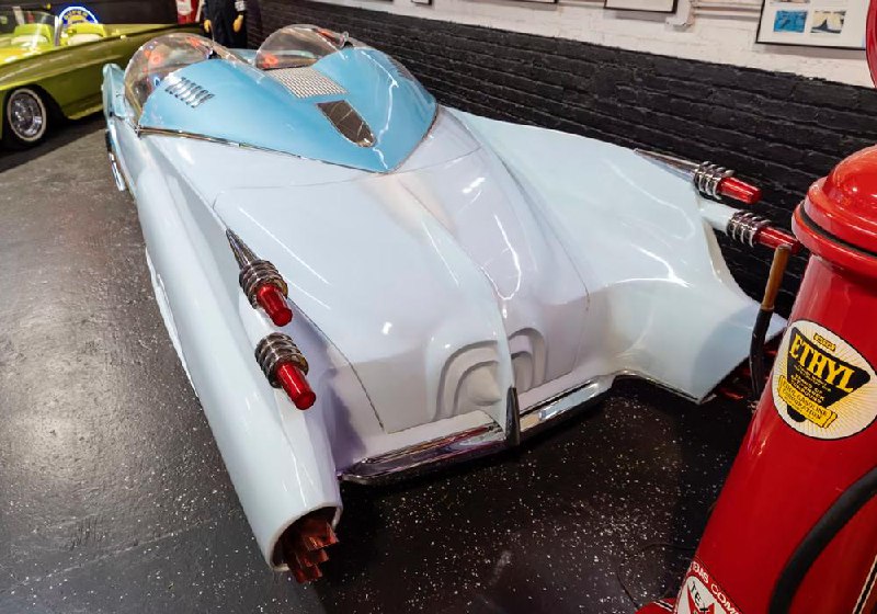 Уникальный кастомный автомобиля Studebaker Ice Princess XF58 1950 года с фантастическим дизайном