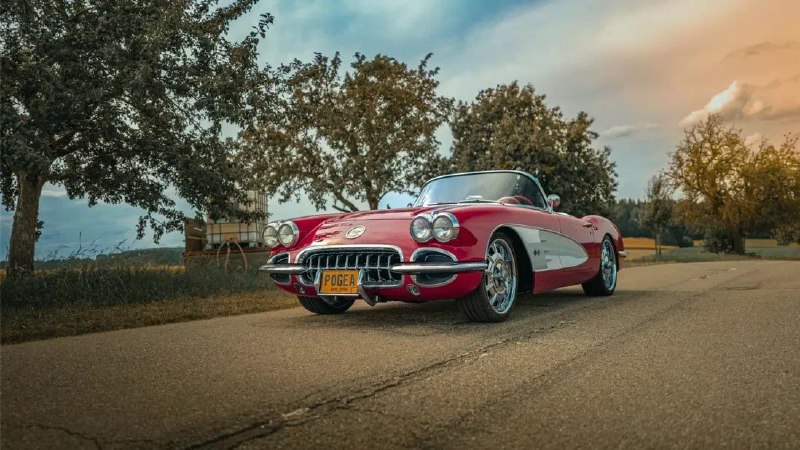 В Германии создан рестомод Chevrolet Corvette с современными технологиями и уникальным дизайном