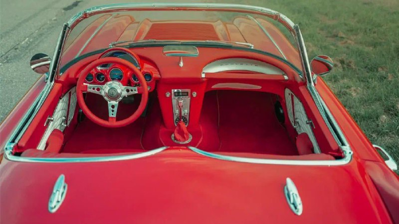 В Германии создан рестомод Chevrolet Corvette с современными технологиями и уникальным дизайном