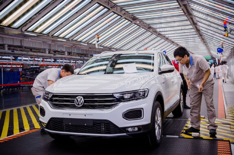 Финансовые потери Volkswagen из-за снижения продаж и тарифных барьеров Финансовые потери Volkswagen из-за снижения продаж и тарифных барьеров