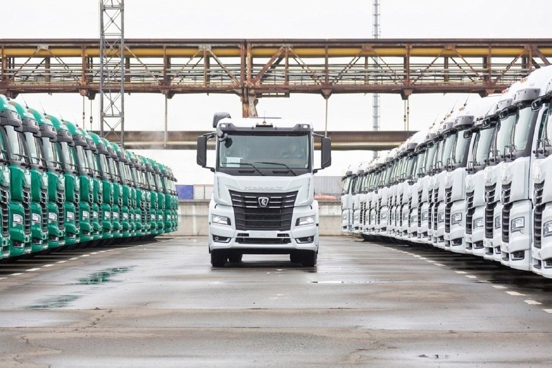 КАМАЗ и ГАЗ сокращают рабочие недели из-за кризиса на рынке грузовиков