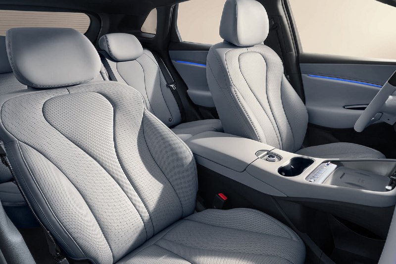 Новинка BYD Sealion 06: гибрид и электромодель представлены в Китае