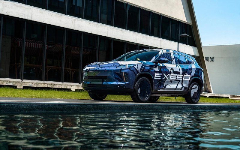 Exeed презентует новый кроссовер с автопилотом и гибридной системой Exeed презентует новый кроссовер с автопилотом и гибридной системой