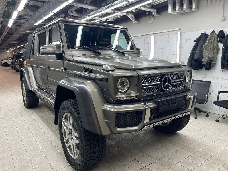 Раритетный Mercedes-Maybach G 650 Landaulet выставлен на продажу в России Раритетный Mercedes-Maybach G 650 Landaulet выставлен на продажу в России