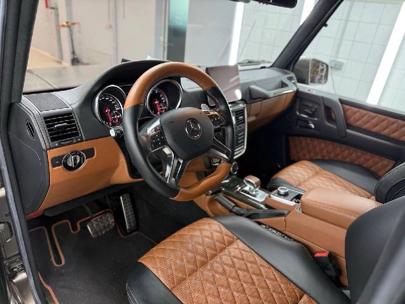 Раритетный Mercedes-Maybach G 650 Landaulet выставлен на продажу в России Раритетный Mercedes-Maybach G 650 Landaulet выставлен на продажу в России