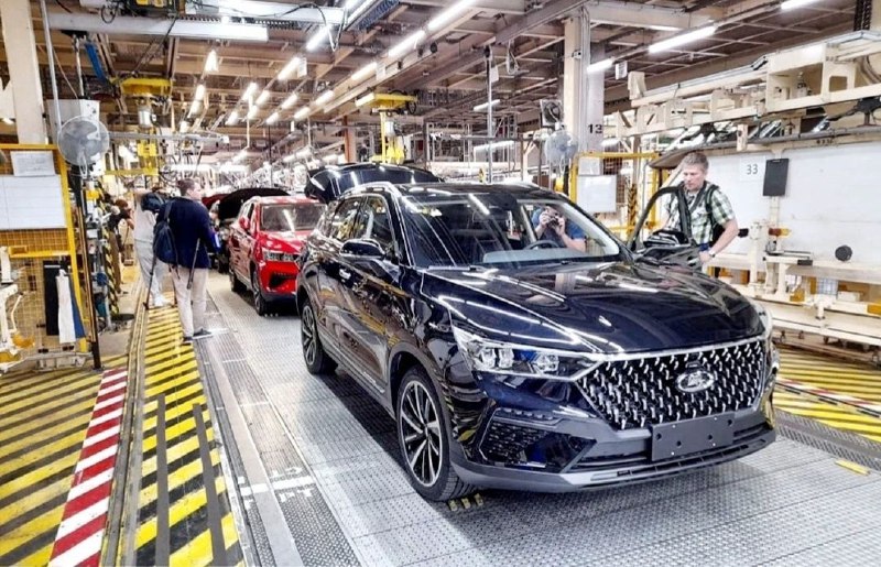 Плановые остановки и новую стратегию производства на автозаводе в Санкт-Петербурге Плановые остановки и новую стратегию производства на автозаводе в Санкт-Петербурге