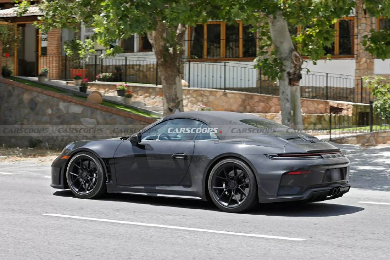 Новая версия Porsche 911 Speedster проходит испытания в Европе Новая версия Porsche 911 Speedster проходит испытания в Европе