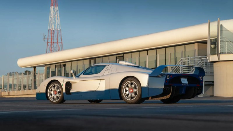 Редкая Maserati MC12 Stradale выставляется на аукцион с рекордной ценой Редкая Maserati MC12 Stradale выставляется на аукцион с рекордной ценой