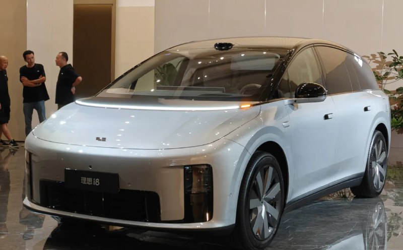 Новый электрокроссовер Li Auto i8 с быстрым зарядом и футуристичным дизайном Новый электрокроссовер Li Auto i8 с быстрым зарядом и футуристичным дизайном