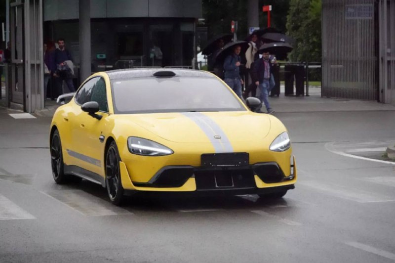 Ferrari изучает китайский электроседан после рекордных результатов на Нюрбургринге Ferrari изучает китайский электроседан после рекордных результатов на Нюрбургринге