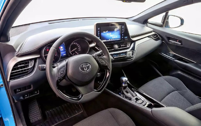 Обзор Toyota C-HR 2016–2023: плюсы и минусы японского кроссовера на вторичном рынке Обзор Toyota C-HR 2016–2023: плюсы и минусы японского кроссовера на вторичном рынке