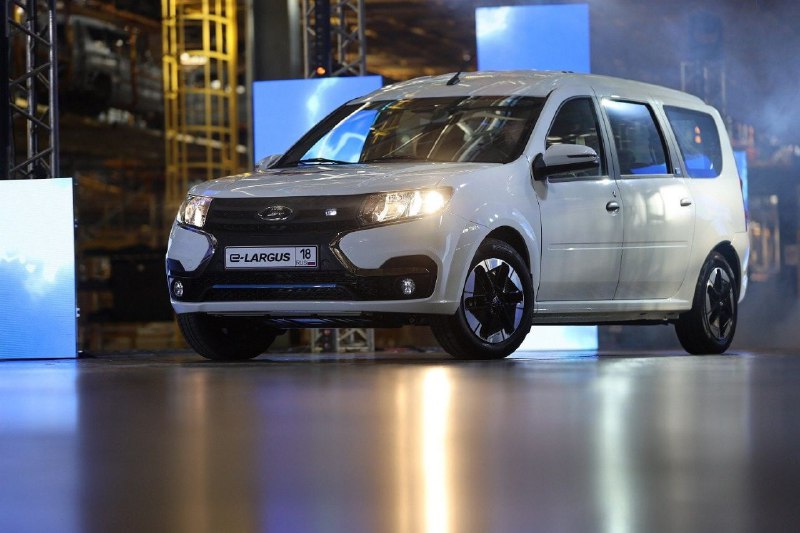 В России представлен электрифицированный Lada e-Largus — единственный проданный экземпляр в 2025 году