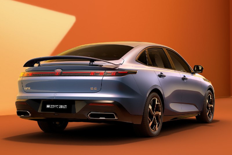 Обновлённый Changan Lamore: новый дизайн и усовершенствованный двигатель Обновлённый Changan Lamore: новый дизайн и усовершенствованный двигатель