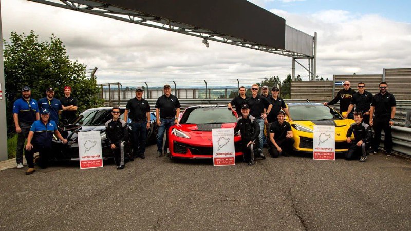Новый Chevrolet Corvette побеждает на легендарном Нюрбургринге, опередив Ford Mustang Новый Chevrolet Corvette побеждает на легендарном Нюрбургринге, опередив Ford Mustang