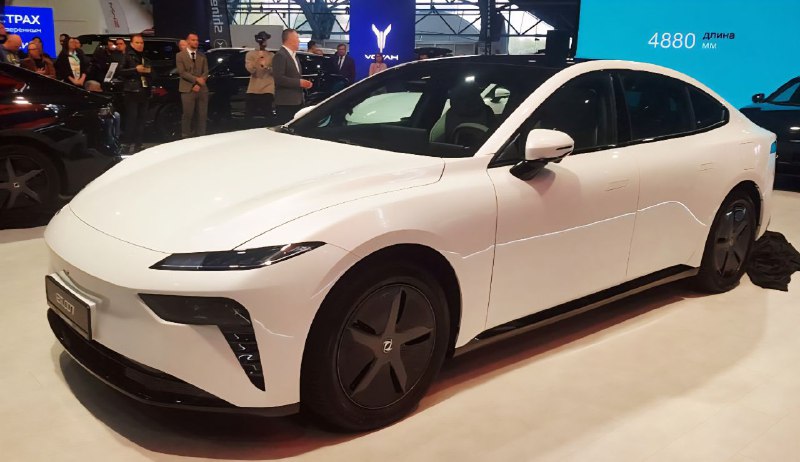 Dongfeng планирует выпустить в России 12 новых моделей за три года Dongfeng планирует выпустить в России 12 новых моделей за три года