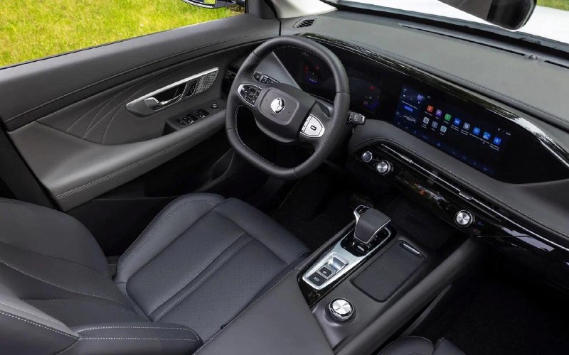 В России представлен новый кроссовер Dongfeng Huge: особенности и цены В России представлен новый кроссовер Dongfeng Huge: особенности и цены