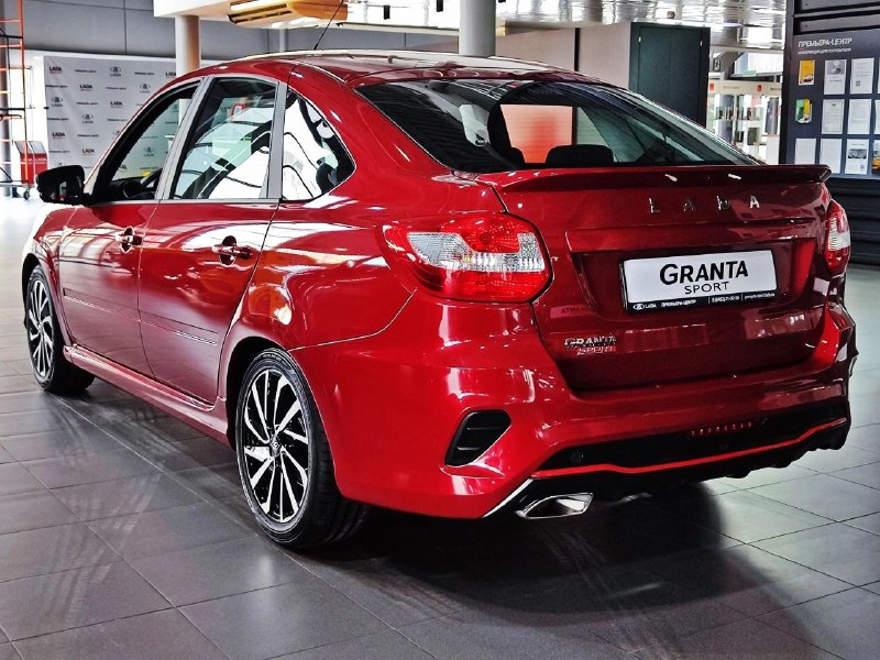 Обновленные комплектации и новые цвета для LADA Granta Sport