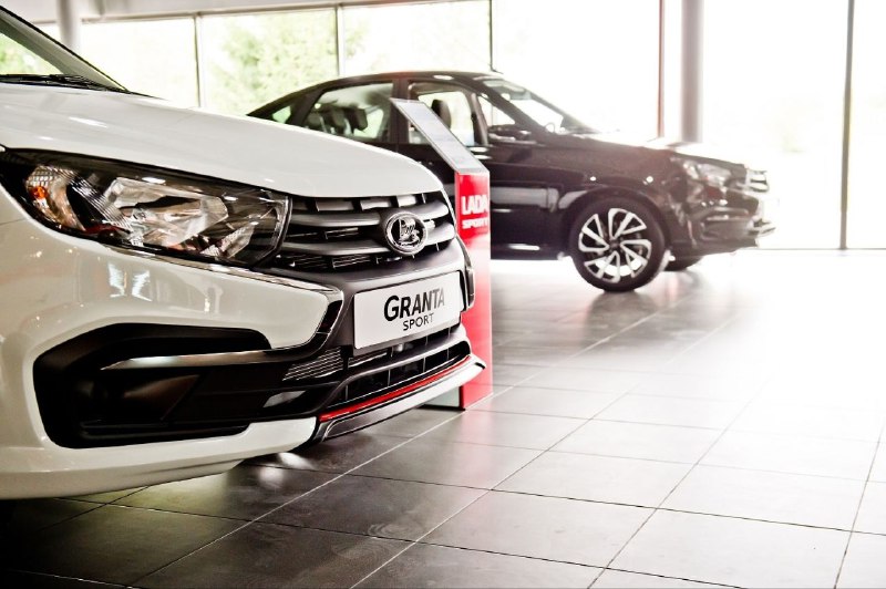 Обновленные комплектации и новые цвета для LADA Granta Sport