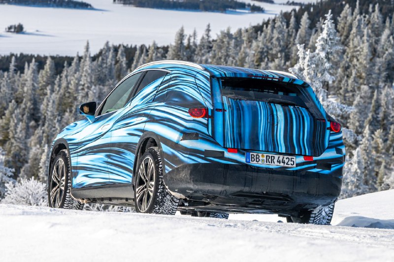 Первое изображение электрифицированного Mercedes-Benz GLC с новым дизайном Первое изображение электрифицированного Mercedes-Benz GLC с новым дизайном