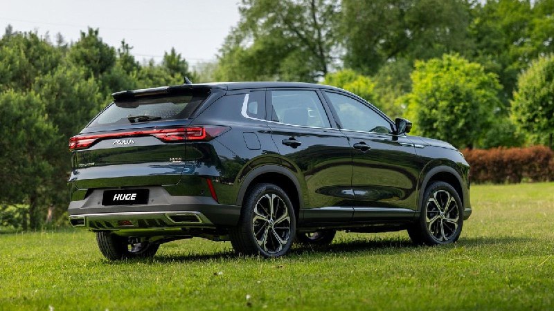 В России начал продавать новый Dongfeng Huge — доступный среднеразмерный кроссовер