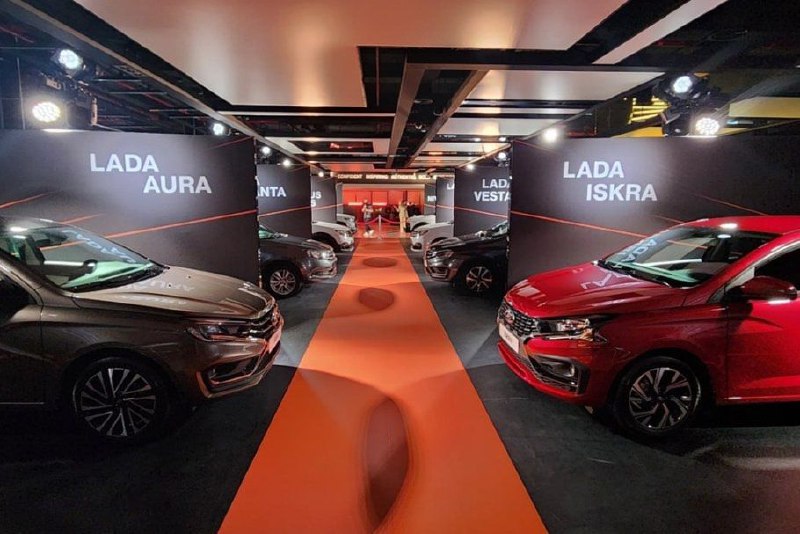 АвтоВАЗ начинает экспортировать автомобили LADA в ОАЭ: первые поставки запланированы на сентябрь 2025 года АвтоВАЗ начинает экспортировать автомобили LADA в ОАЭ: первые поставки запланированы на сентябрь 2025 года