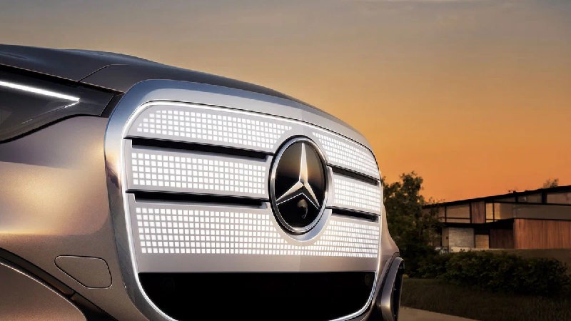 Электрический Mercedes-Benz GLC с новой передней панелью: премьера осенью Электрический Mercedes-Benz GLC с новой передней панелью: премьера осенью