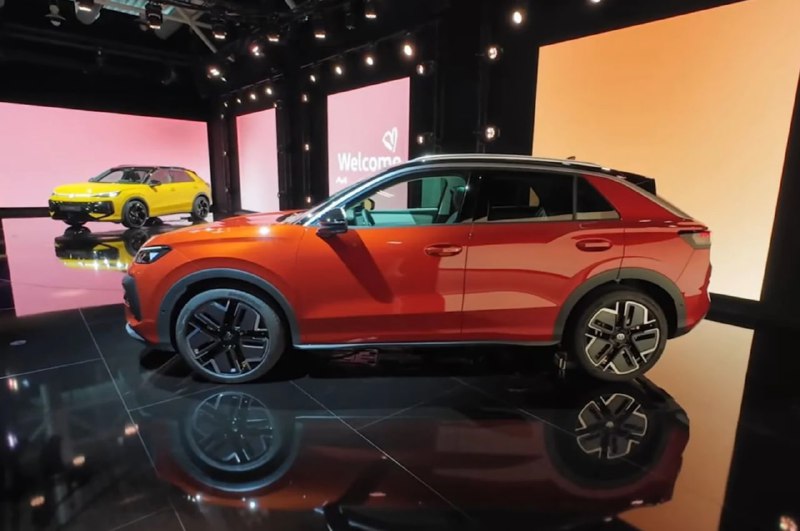 Первые изображения нового поколения Volkswagen T-Roc Первые изображения нового поколения Volkswagen T-Roc