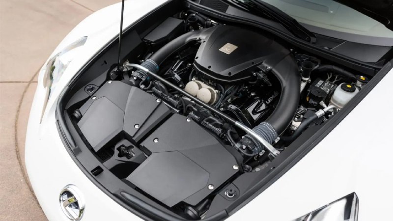 Редкий белый Lexus LFA выставлен на аукцион за рекордную сумму Редкий белый Lexus LFA выставлен на аукцион за рекордную сумму