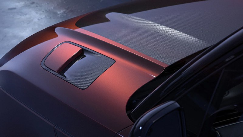 Облегчённая версия Range Rover Sport SV с карбоновой начинкой и повышенной ценой Облегчённая версия Range Rover Sport SV с карбоновой начинкой и повышенной ценой