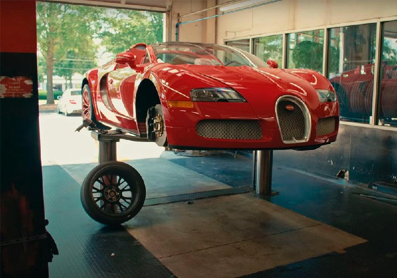 Крупная экономия владельца Bugatti Veyron при замене колес Крупная экономия владельца Bugatti Veyron при замене колес