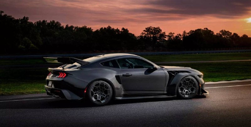 Ford представила мощный концепт Mustang GTD Liquid Carbon с карбоновым корпусом