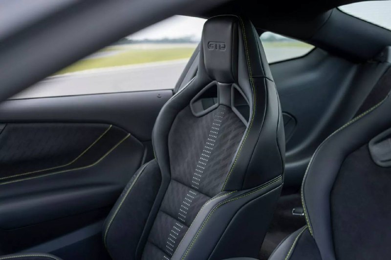 Ford представила мощный концепт Mustang GTD Liquid Carbon с карбоновым корпусом