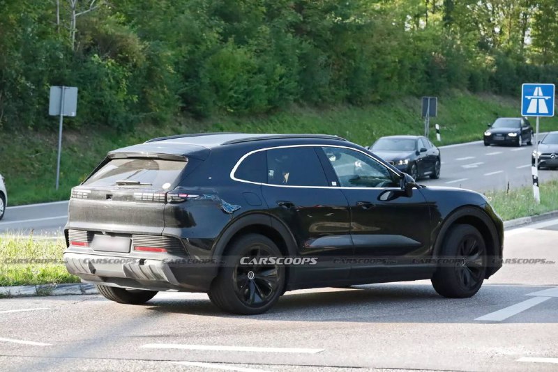 Новый электромодельный Cayenne от Porsche: мощность и инновации