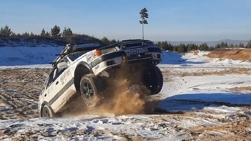 Модифицированный внедорожный универсал Toyota Carib: превращение в универсального монстра для экстремальных поездок Модифицированный внедорожный универсал Toyota Carib: превращение в универсального монстра для экстремальных поездок