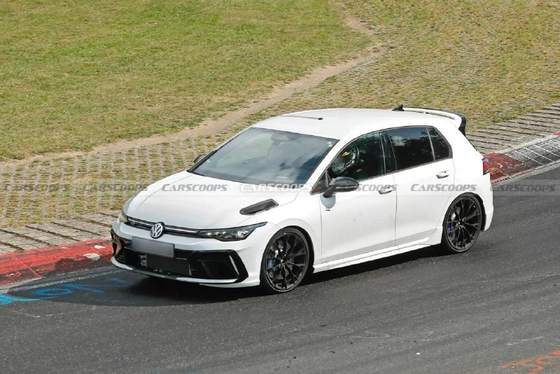 Образец усовершенствованного VW Golf R с повышенной мощностью Образец усовершенствованного VW Golf R с повышенной мощностью